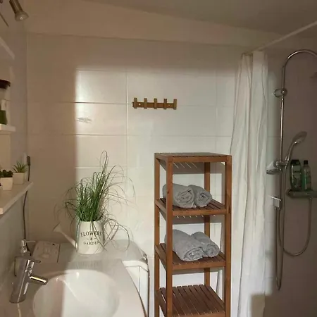 아파트 Cozy With Private Terrace At Oktogon