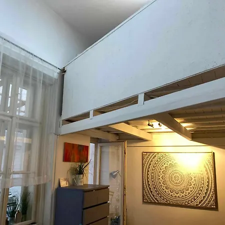 Cozy With Private Terrace At Oktogon 아파트